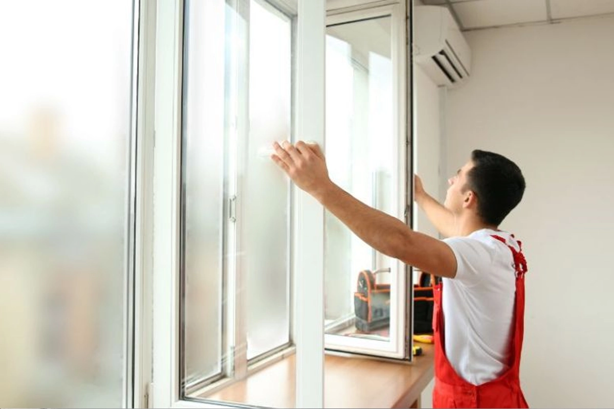 Florida home windows being evaluated for age, operation, glass condition, and replacement needs