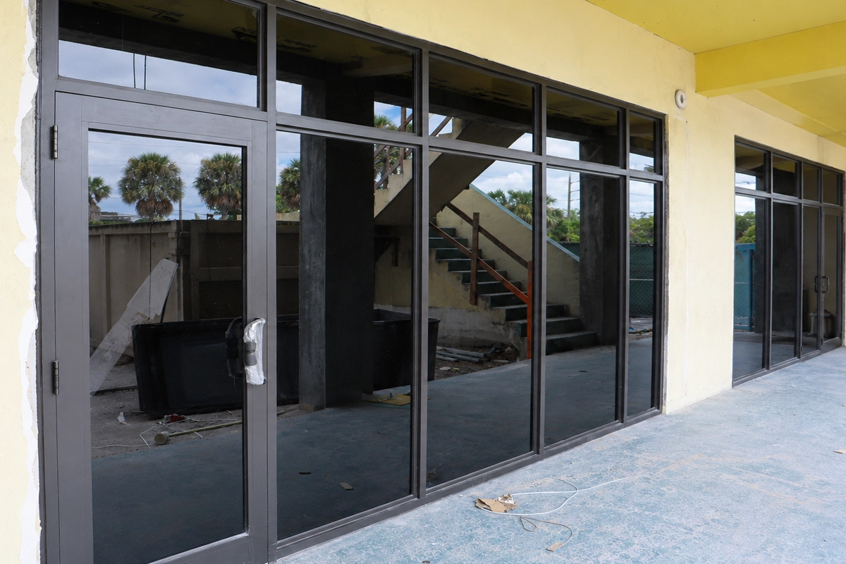 Fort Lauderdale retail storefront with modern glass system