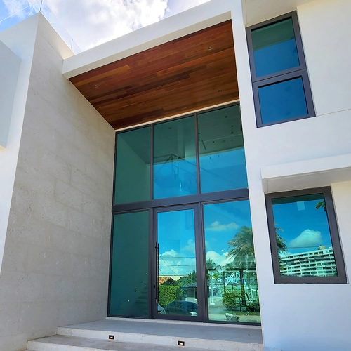 MG-4000 impact resistant pivot door