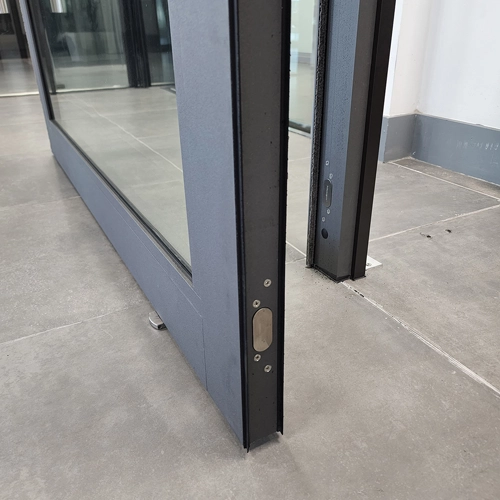 MG-4000 impact resistant pivot door